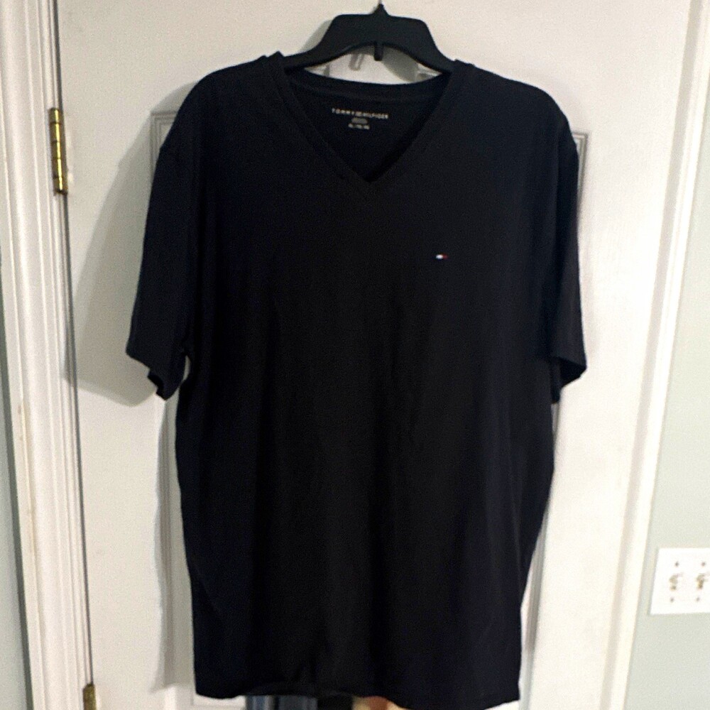 Tommy Hilfiger Men's Black Solid V-Neck Short Sleeve Logo T-Shirt XL